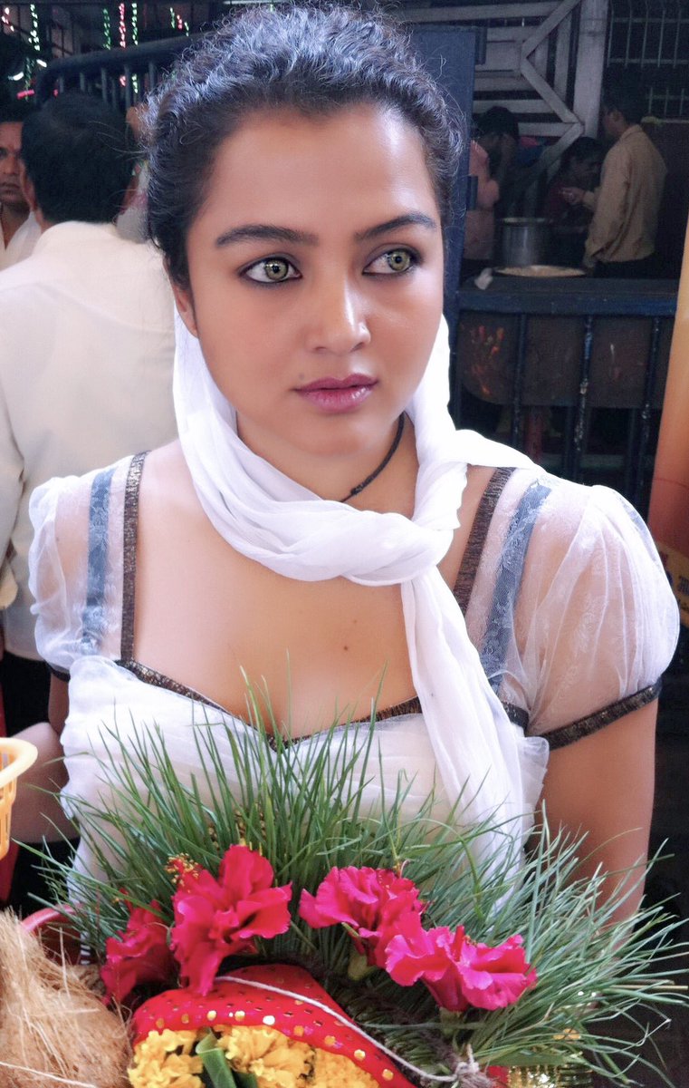 साचो श्रद्दाले झुक्न पुगेका शिर
साचो आस्थाले निबेदन गर्न आउने आँखा लाई
कहिलै लज्जित र निरास हुनदिने छैनन भगवान । Shree swostani Mata 🙏