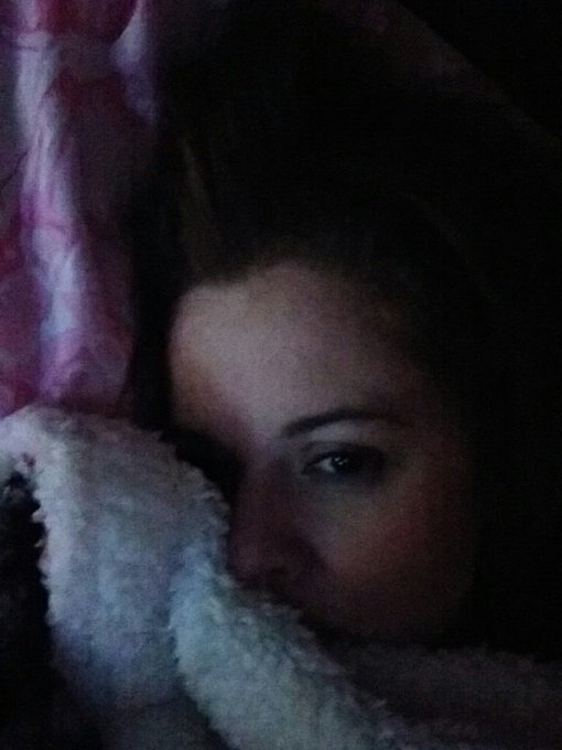Goodnight world.. have a sweet beautiful night may you all sleep peacefully and may u have sweet dreams