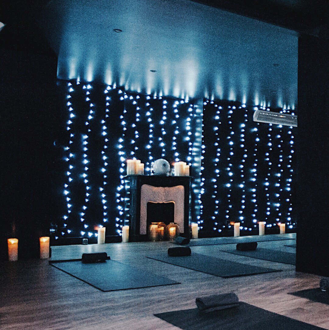 On Saturday we’re doing yoga 🙏 @ #yujyogastudio

#yoga #yogastudio #yogawear #activewear #paris #yogaflow #outfit #yogaclass #hotyoga