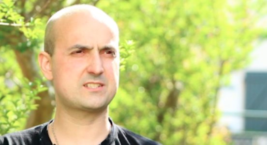 EtxeratElkartea's tweet photo. Oier Gomez Mielgo preso politiko ohi gasteiztarra gaur zendu da. Etxerat Elkartetik gure dolumina eta besarkadarik estuena helarazi nahi diegu Oierren senide eta lagunei https://t.co/0ApI6L9XxM https://t.co/JwUmBnSlFy