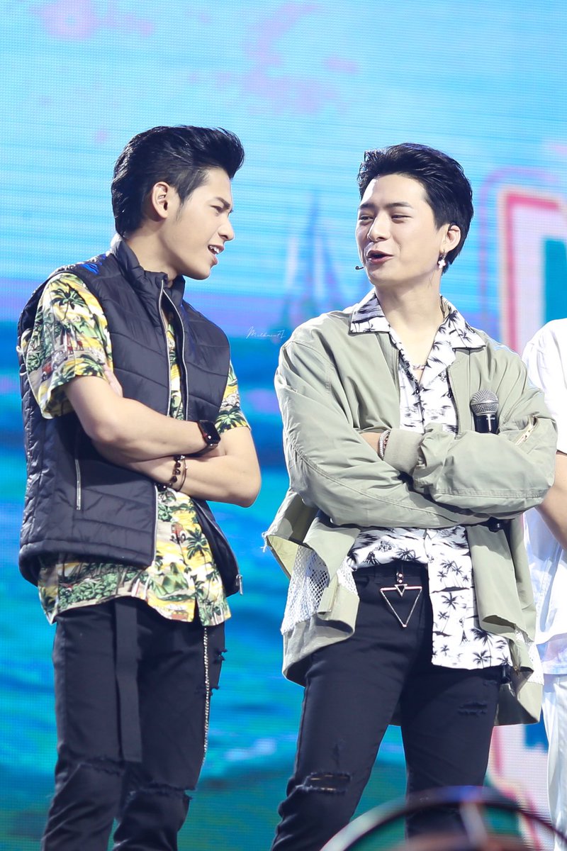 MilkmenFL's tweet photo. ให้ภาพเล่าทุกอย่างเลยก็ได้ค่ะ ☺️ 
#YIloveYou2019

@kristtps
@stjinx_maya 
@peraya_official 
#KristPerawat
#SingtoPrachaya
#ทีมพีรญา https://t.co/4lBy78DZEL