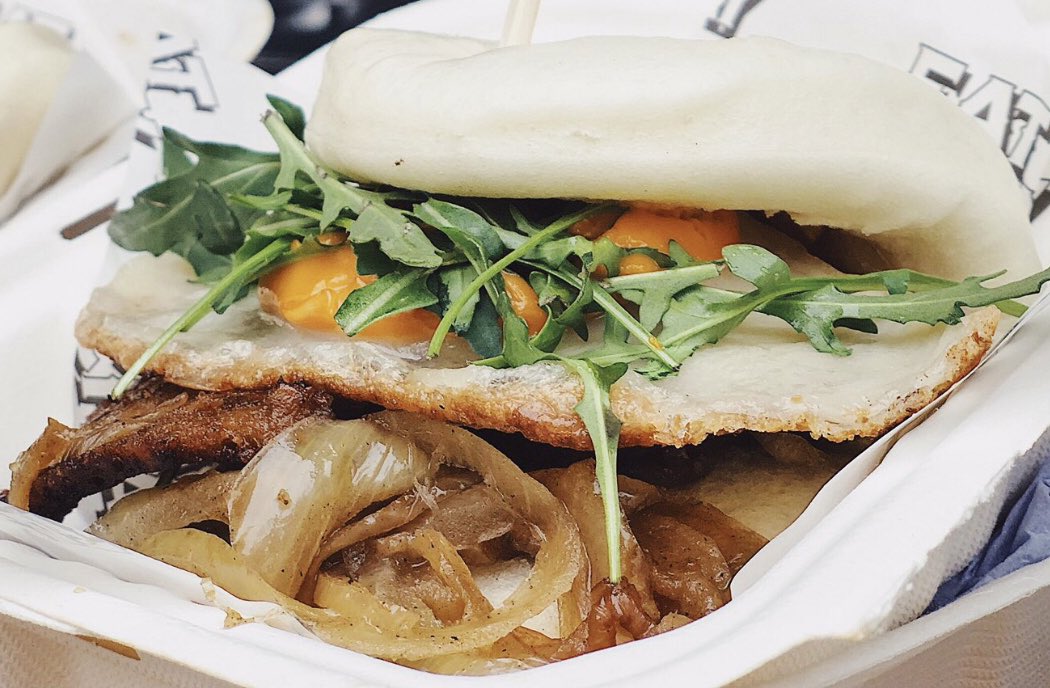 🚨THE WAIT IS OVER🚨
GET THIS “VEGAN BREAKFAST BAO” AT @BOROUGHMARKET TODAY (SAT ONLY)

🥓 Maple glazed Korean spiced Baecon
🍳 Vegan Fried Egg with creamy yolk
☘️ Caramelised onions and rocket

💥LIMITED AMOUNT ONLY💥