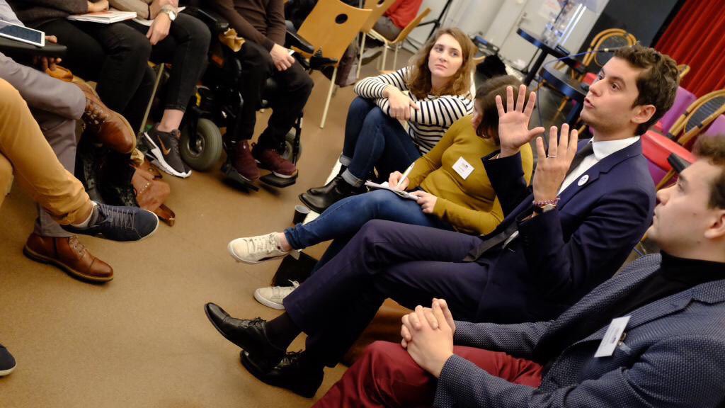 GabrielAttal's tweet photo. Les jeunes ont toute leur place dans le #GrandDebatNational ! Ce matin à La Rochelle, 150 jeunes réunis par @i_engagement ont débattu. Institutions, environnement, citoyenneté...avec @EmmWargon, nous avons reçu les propositions et échangé. Merci @MartinHirsch pour l’invitation ! https://t.co/WxkOOCkWFf