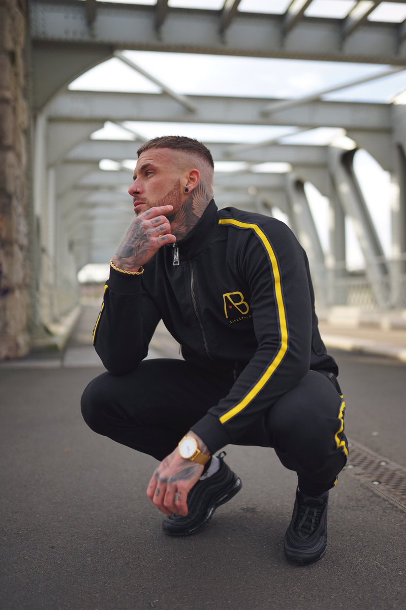 dennybuttner's tweet photo. ▪️ Don’t stop when you’re tired, stop when you’re done! ▪️// #ablifestyle //
#itsaboutdetail #streetwearbrand #hypebeast #strwrde #beststreetoutfit #beststreetwear #fitrotation #streetwear #streetbeast #modernnotoriety #holland https://t.co/RLnangLQui