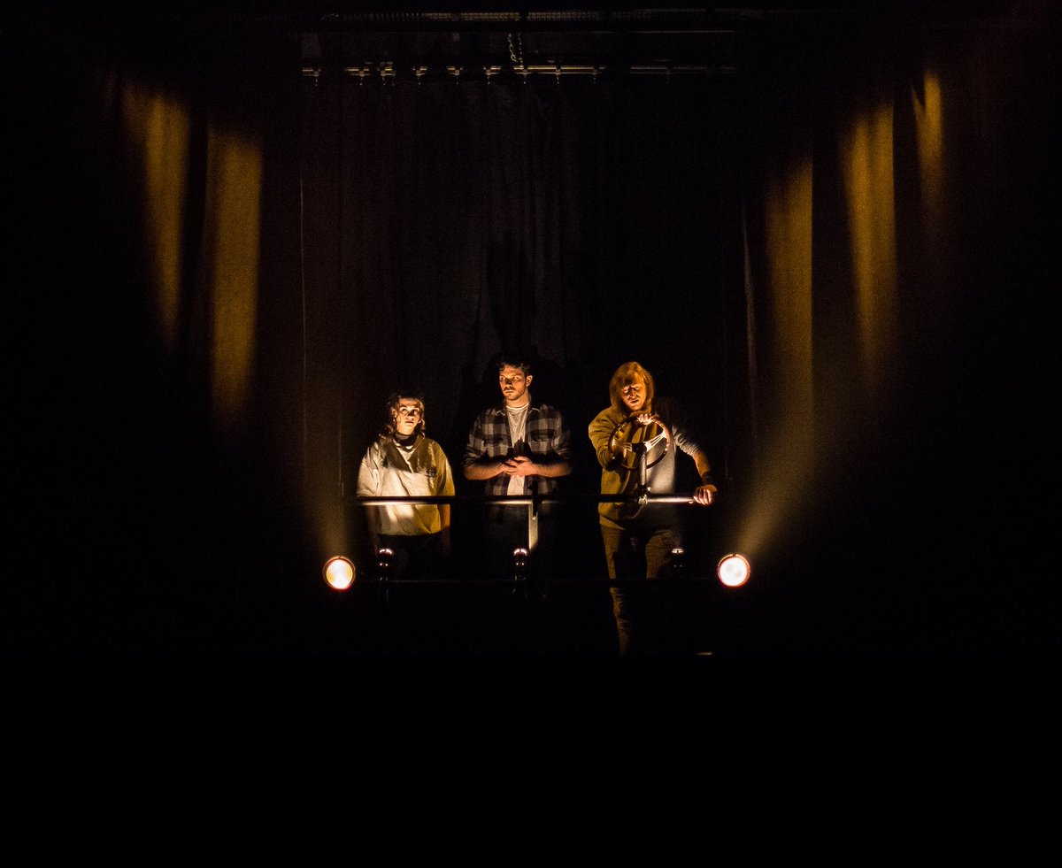 Sneak peek of our beautiful photocall from <a href="/sammeden/">Samm Fisher</a> for 'Joyride' at Neptune.
Only 4 shows left before we ride on out! 🚗🔥