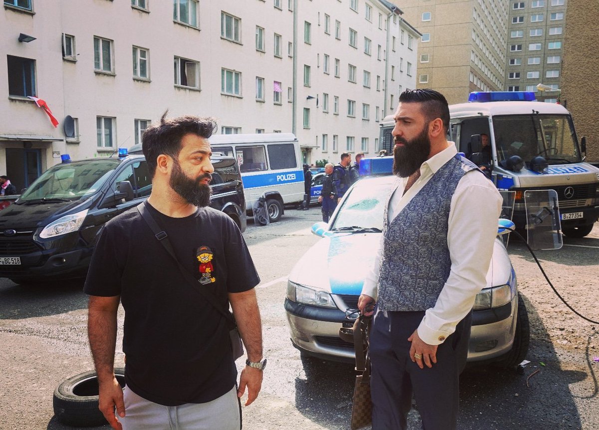 Roozlee's tweet image. mit @Sinan_G am set von #DogsOfBerlin  @NetflixDE