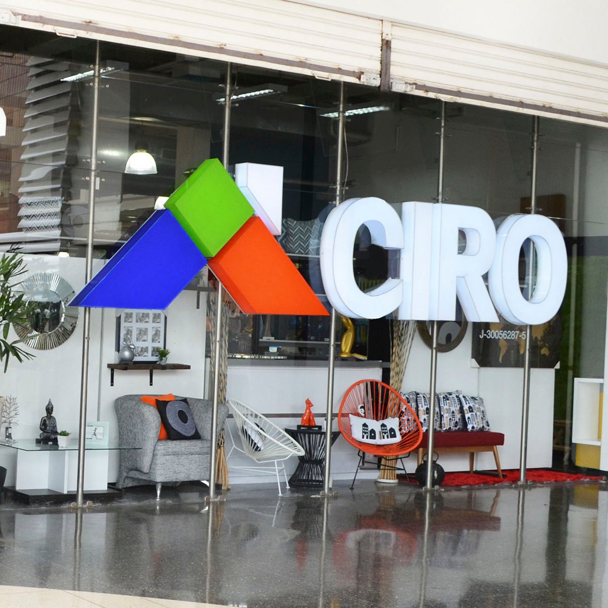 CiroDecora's tweet photo. Un sábado nunca está completo sin una visita a #CiroDecora. Abiertos desde las 10:00 a.m. hasta las 6:30 p.m. https://t.co/yyYd5rjMp1
