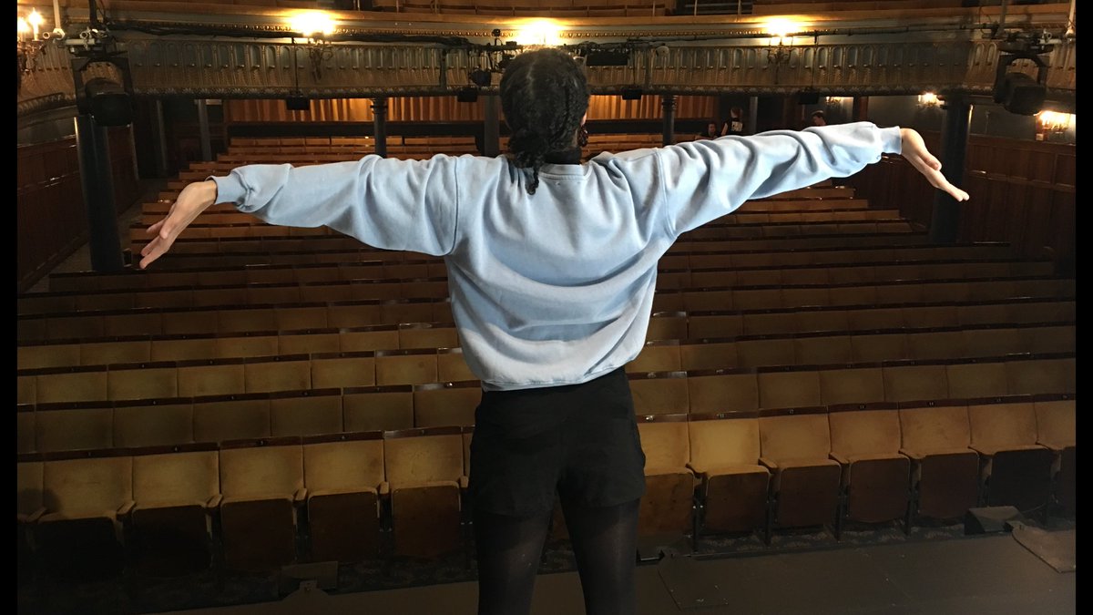 colinmcfarlane's tweet photo. Warming up with @_RupertGraves &amp; @emma_naomiUK as stage management prepare the props 4 THE ROOM 4the last time. The empty theatre awaits a packed house 4the last perf of #Pinter5 at 2.30pm this afternoon. Thank you @JamieLloydCo it has been an awesome ride #PinteratthePinter 👍🏽😀 https://t.co/A0XYmQkL1v
