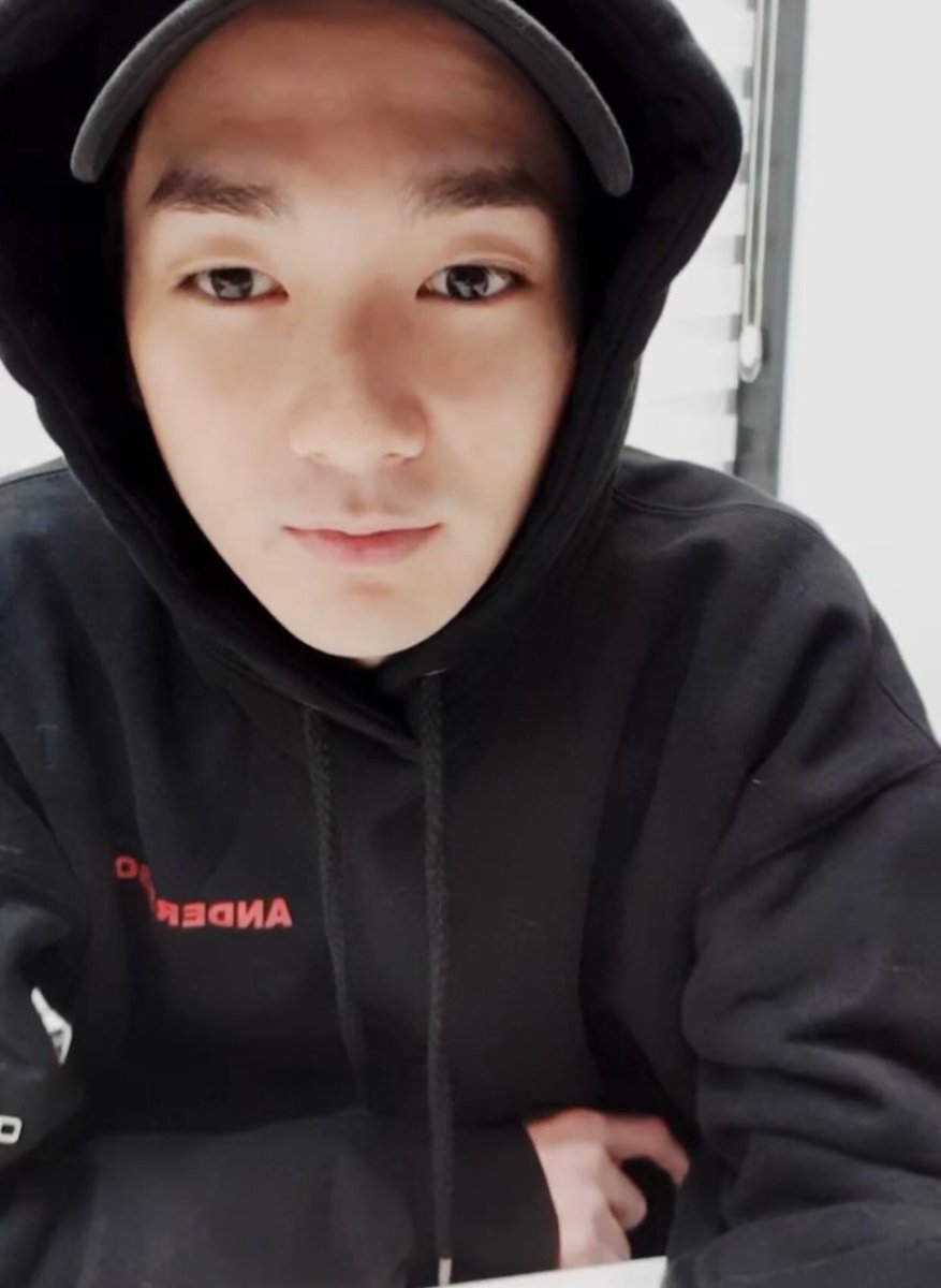 AronEsquire's tweet photo. ㄴㄴ 아직
#뉴이스트_Aron #Aron #아��� https://t.co/glefIb5P3G