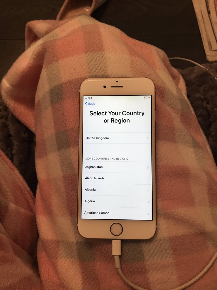 sarahferris1980's tweet image. @o2 don’t really see why you tried to rip me off with my recycle, can clearly see there is nothing wrong with the picture on my phone!! #o2recycle #o2avoid