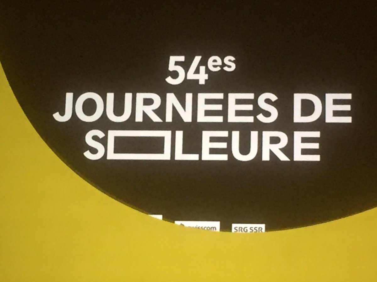SwissMFAamerica's tweet photo. 54e #JournéesDeSoleure #cinéma Hier soir à #Soleure🇨🇭pour la Première d’un très bon documentaire  de #DanielWyss sur la prise des otages américains à Téhéran en 1979 et le rôle important joué par l’Ambassadeur #ErikLang et la #Diplomatiesuisse https://t.co/s1VUKl3Os6 @CulturaCH https://t.co/QbGWwr9za7