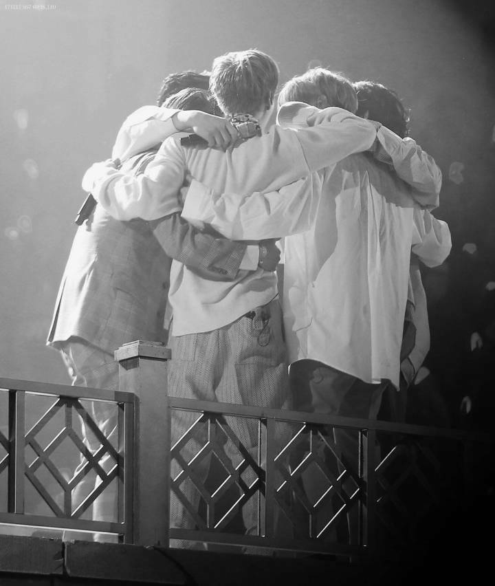 TVXQ43152always's tweet photo. #SuperJunior_KKBOX_ArtistOfTheYear
@SJofficial
E.L.F Love Super Junior！ https://t.co/CSfOvlsWcG