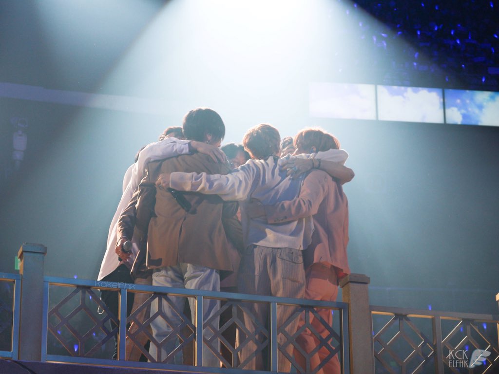 LXuan0415's tweet photo. 14 years are working hard to expand territory. you’re the best 💙#SuperJunior_KKBOX_ArtistOfTheYear https://t.co/tlh5upDATI