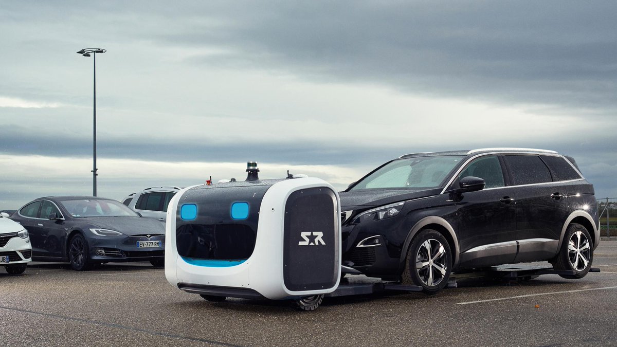 BBC_TopGear's tweet image. It's the future! ROBOTS will park your car at the airport. Valet-parking droids called STAN will go on trial at Gatwick in August &amp;gt;&amp;gt; topgear.com/car-news/futur…