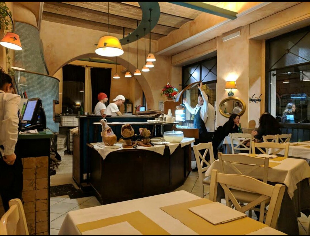 ShinWorld8's tweet photo. Al Forno della Soffitta
روما

#shinworld #shintaly #shinrome #ايطاليا #روما #مطاعم #سياحة #سفر 
#وين_تتمنا_تسافر #أكثر_مما_تراه_العين #السعاده_هي #ام_كلثوم_في_العلا #قدام_يالأبيض https://t.co/b77q2noiRP