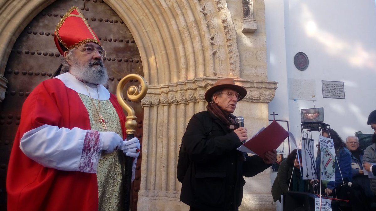 ¡Comenzamos la ruta! Estamos en la Iglesia de Santa Catalina, inmatriculada en 2008 por la jerarquía católica.

En 2015, a pocos días de las elecciones, el gobierno municipal anunció el abono de 423.500€ por parte de la empresa municipal de aguas 💰

#InmatriculacionesSevilla