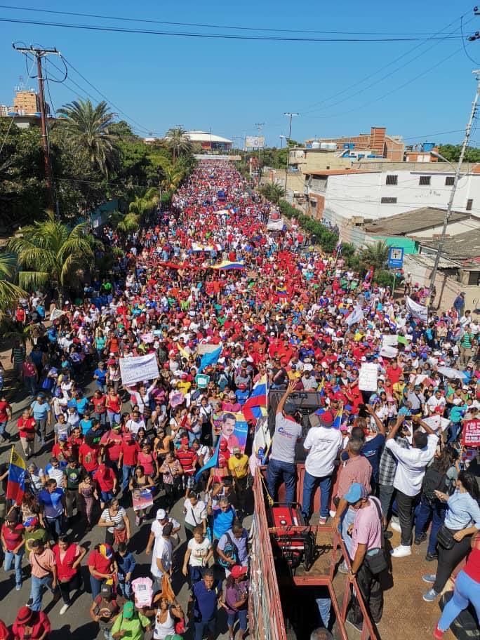 VillegasPoljak's tweet photo. Ayer en el estado #Yaracuy en apoyo al presidente @NicolasMaduro y a nuestra ConstituciónBolivariana, contra la #guaidonada golpista y la intervención extranjera en #Venezuela #26Ene #26E #26Enero #YoSoyVenezolano #HandsOffVenezuela @dcabellor Diosdado Bernal https://t.co/na8Z3kDZ6r