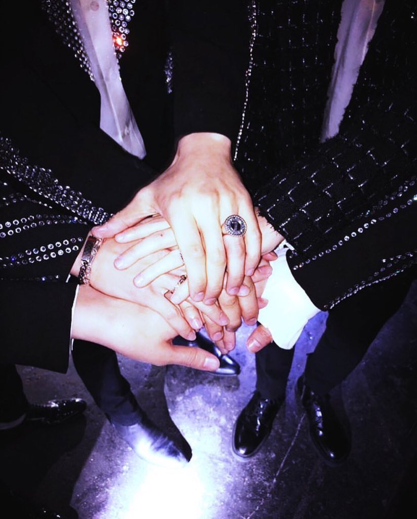 eunhyuklee8644's tweet photo. #SJ_KKBOX_MusicAward
现场的elf给哥哥们最棒的宝蓝海吧，我们在推特把应援推到全世界💙💙💙@SJofficial @SMTOWNGLOBAL https://t.co/u1iWQq6SWp