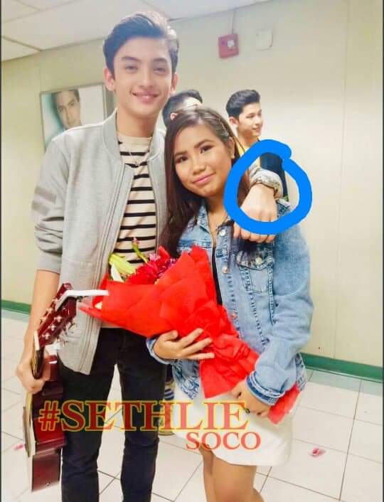 JoySabulao's tweet photo. Dun sa nagvideo bakit di mo sinama si @imsethfedelin na nag gigitara?? #AskKarlie #Sethlie #TeamSOCO https://t.co/oCYoSHBL7o