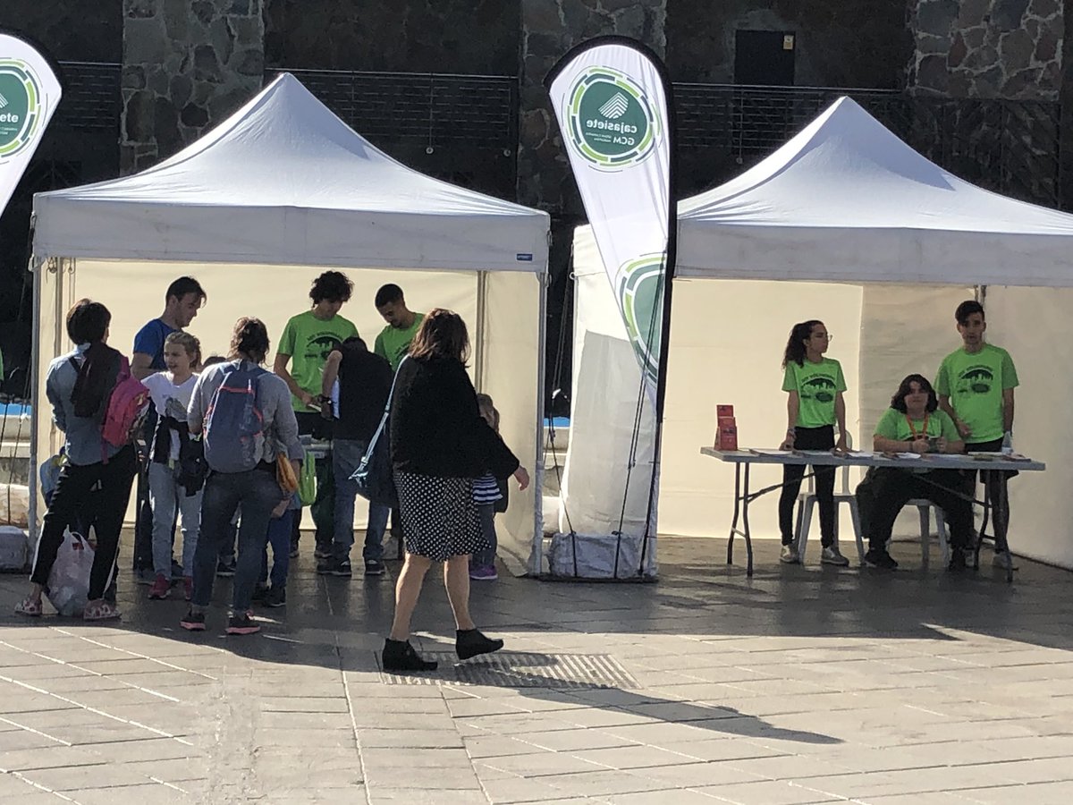 IBArenassur's tweet photo. Con personas inscritas desde diferentes partes del planeta, tanto nuestros alumnos de #TEAS y #TSAFAD @ArenasfpCampus cómo del #IBDP tienen amplias oportunidades de usar sus conocimientos de #idiomas #GCM https://t.co/i1g12FuZEJ