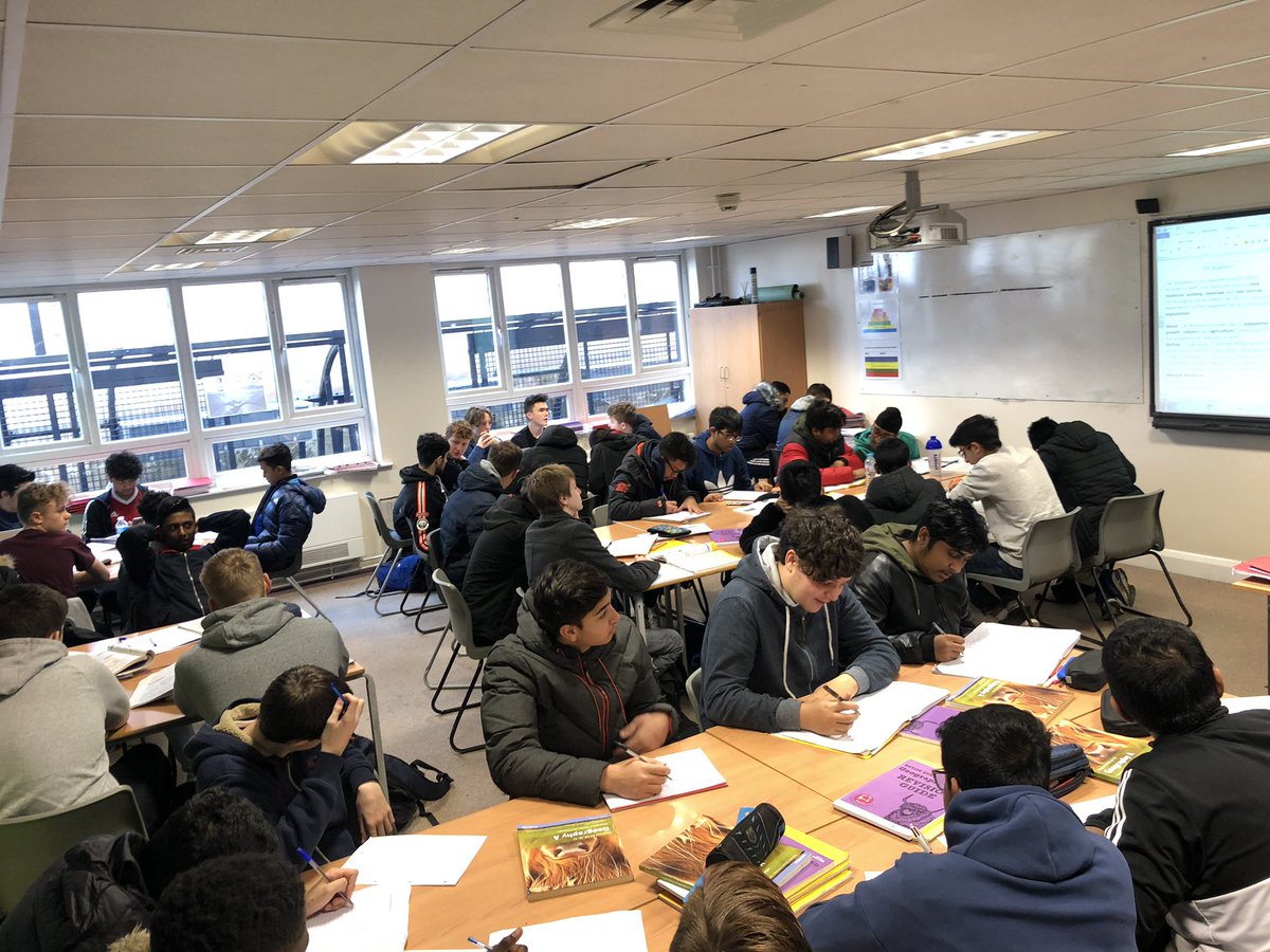 Another Saturday revision done and dusted! 40 students here from 09.30-11.30! Couldn’t be prouder of all of them! 🙌🏻#commitment #lastpush  @shsrbk