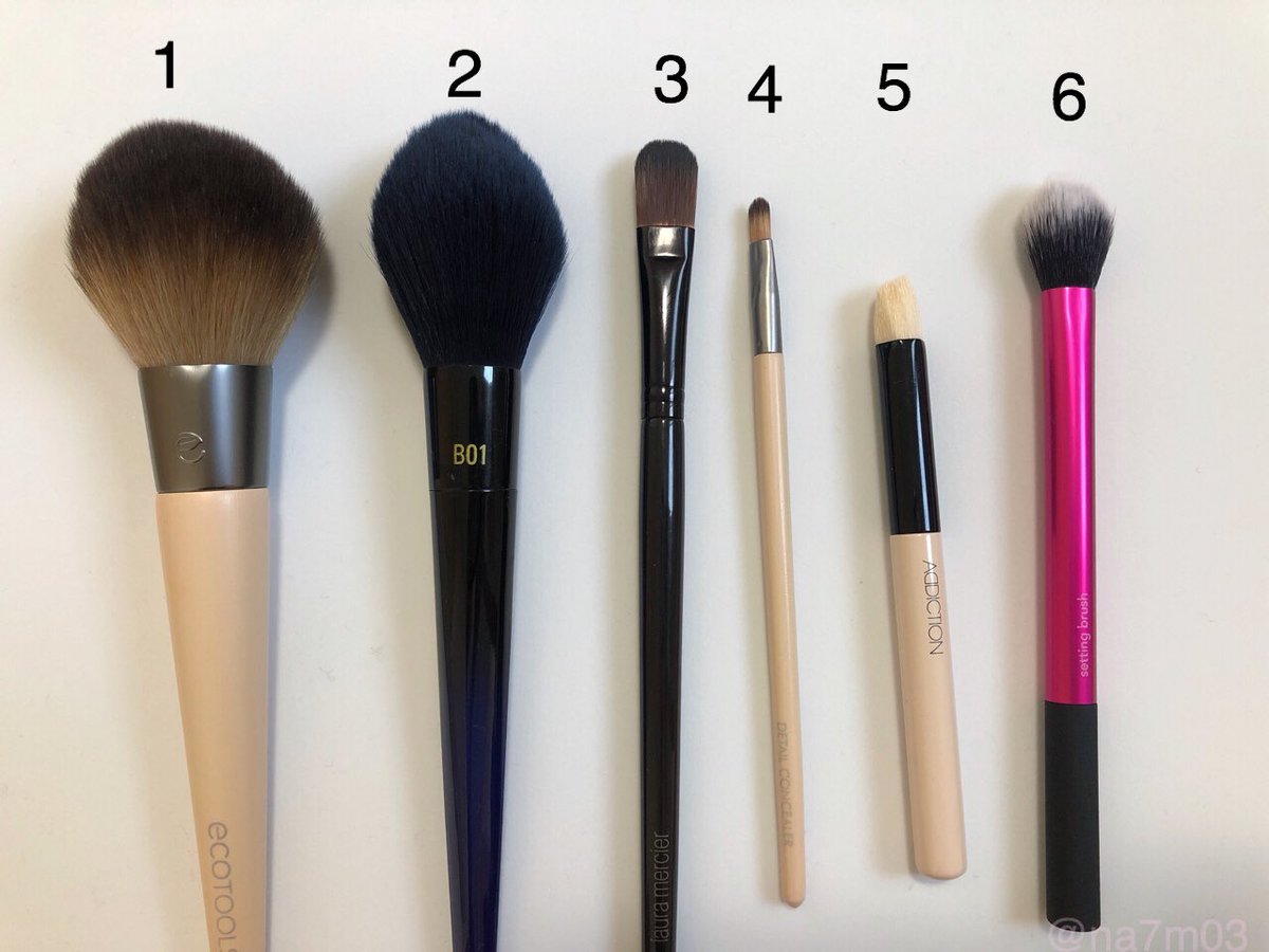 𝚗𝚊𝚗𝚊𝚖𝚒 手持ちのメインブラシたち 特にないと困るのはaddictionのフィンガーコンシーラーブラシ と白鳳堂b144 チークは基本ふんわりが好きだからブラシは全部ふわっとつくもの どれもお気に入り