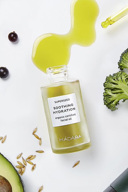 Een verzachtend cadeautje voor je huid, daar zeggen we dit koude weer geen nee tegen 😍 Bestel <a href="/MADARAcosmetics/">MÁDARA Organic Skincare</a> facial oil makkelijk online: vitaminsto.re/Madarafacialoil