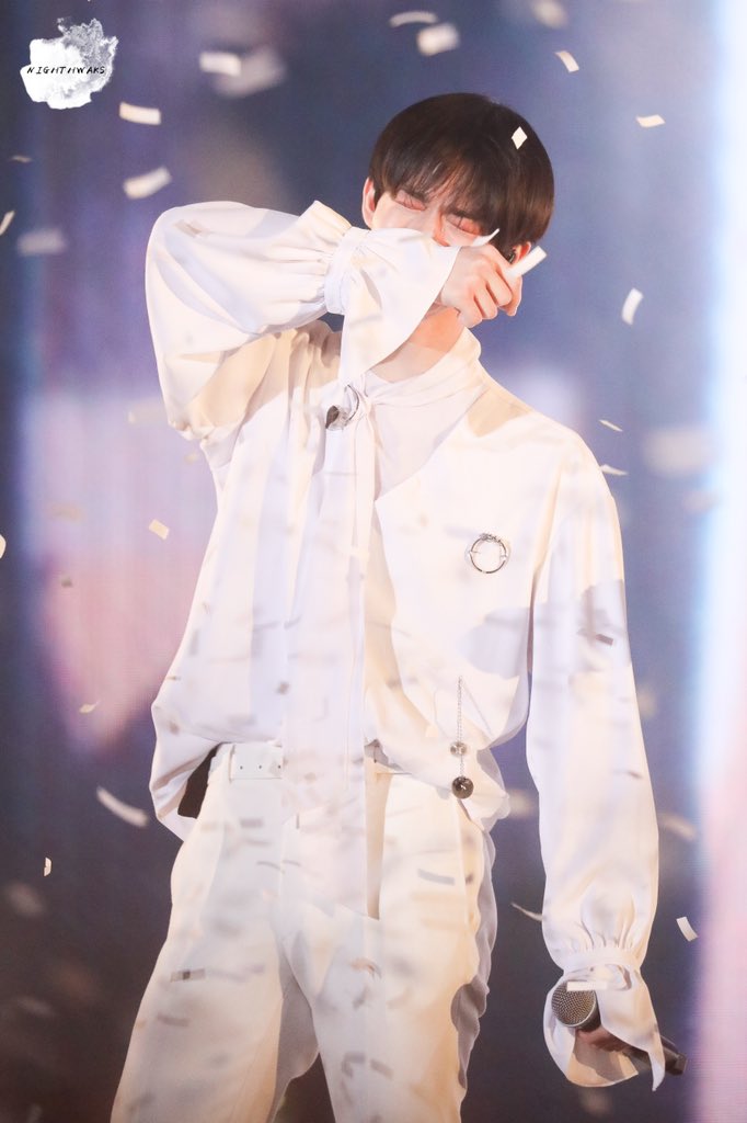 NH923510's tweet photo. #라이관린 #배진영 190126 https://t.co/I2qHmhM8gl