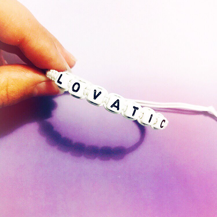 Throwback to an order we sent out last year. I looooove the way the white on white looks so much 😍✨ #lovatic #namebracelet