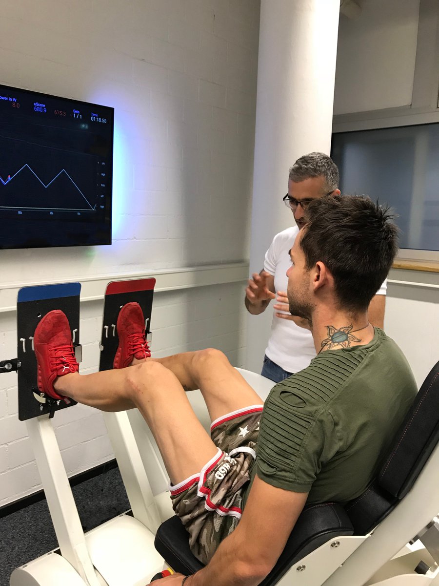 ddrobotec's tweet image. High intensity interval training on the #ddsystemelite with soccer top scorer Patrick Rossini and @cybermax. @FCAarau1902 #ddrobotec #HIIT
