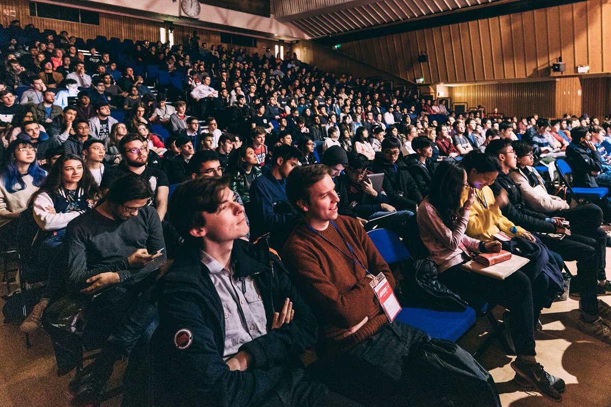 imperialcollege's tweet photo. C’mon get hacking! Our annual @icdocsoc hackathon powered by @CiscoUKI is off to a flying start. Follow all the updates on #ichack19 👩🏽💻👨🏻💻👍 https://t.co/g1EhvxH8io
