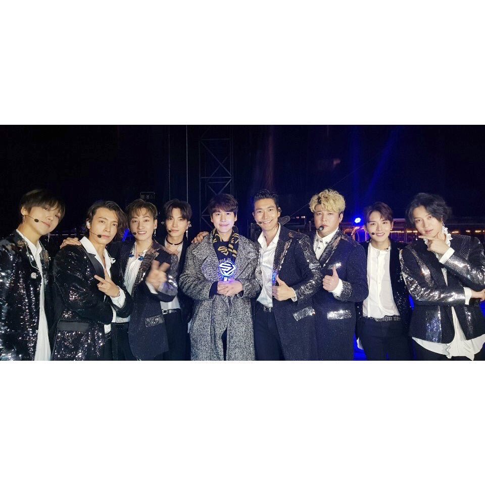 LQ_ELF's tweet photo. #ELFLoveOurKingSJ
Love you guys 💙💙💙 https://t.co/A3elwcpOVv
