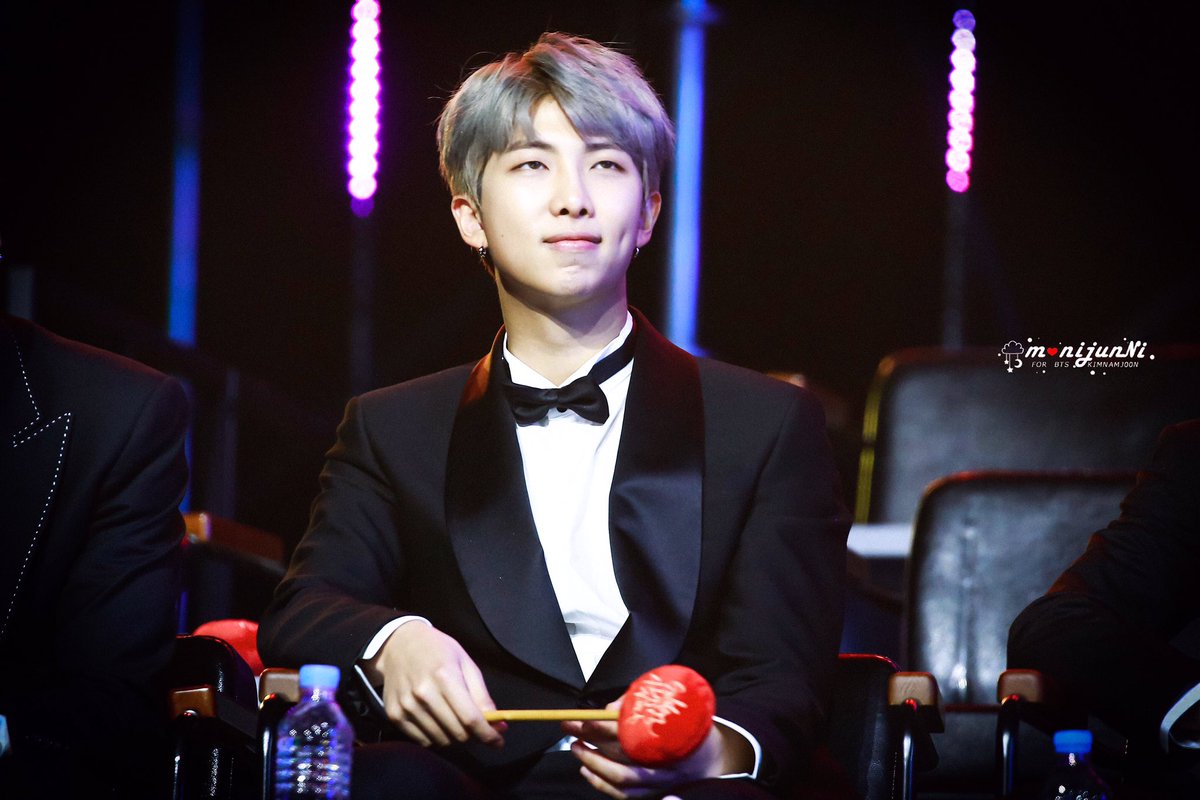 MoNiJunNi's tweet photo. 190105 골디 

💚💛

#방탄소년단 #bts #김남준 #RM #NAMJOON @BTS_twt https://t.co/mVQDyTIIq6