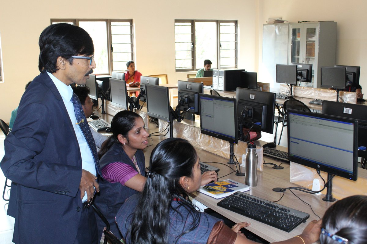 mvjceofficial's tweet image. FDP Advance Research Trends in Speech &amp;amp; Image Processing - Day 2: Dr. D.K. Ravish, Professor/ML of Dr. Ambedkar Institute of Technology takes a session on application of #speechandimageprocessing in #biomedicalsignalprocessing.
#Engineering