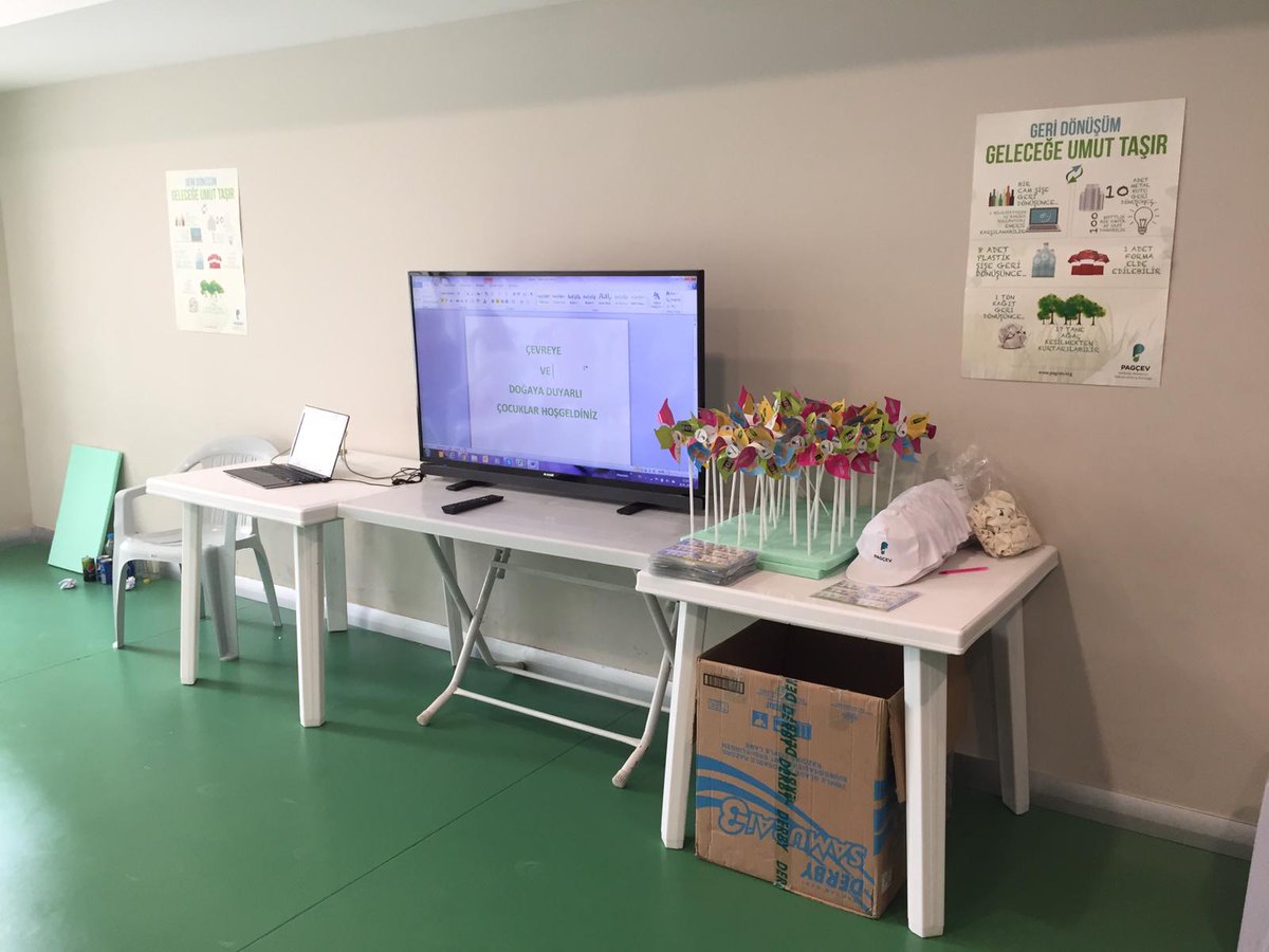Çocuklar için çevre duyarlılığı geri dönüşüm etkinliğimiz. @Emlakisletmeler <a href="/AlicanOzpolat/">Alican Özpolat</a>