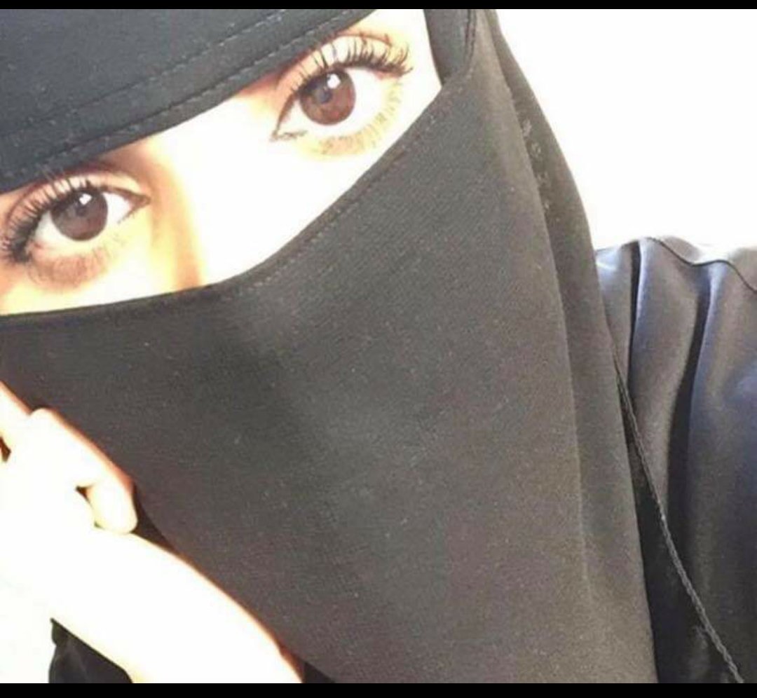 قربك من الاشياء الحلوه اللي خلتني اؤمن بأن الحياه ممكن تكون جنه مصغره انت النجم المضيئ بعمري 💕