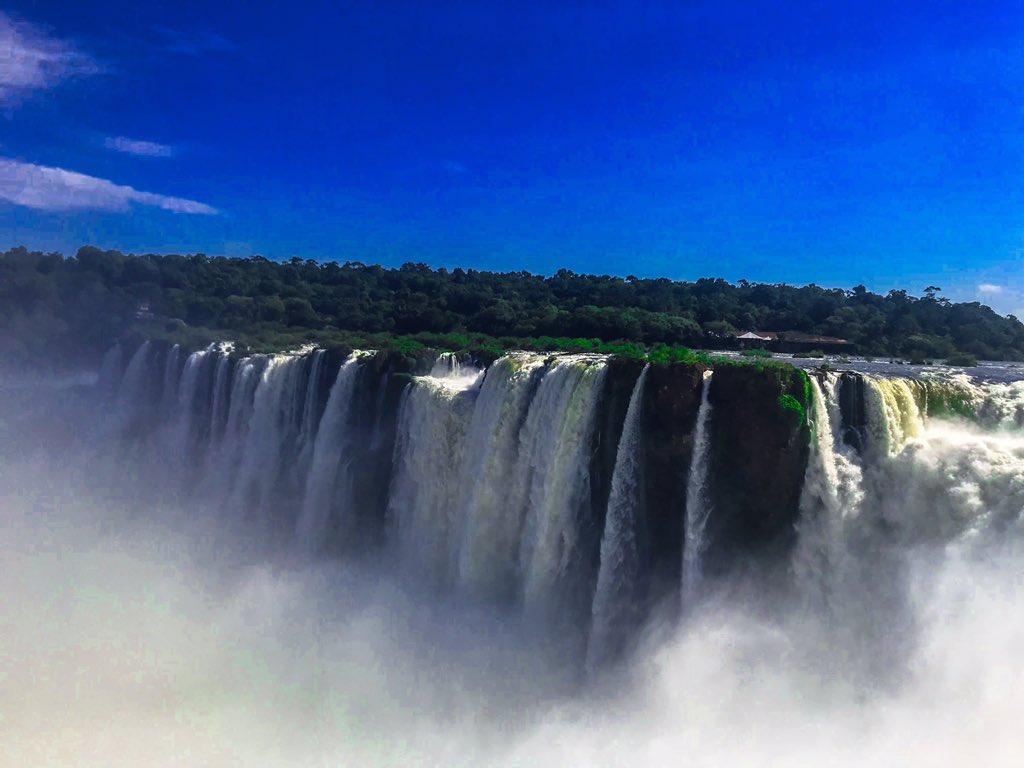 The top of the falls #Argentine side there is nothing as #spectacular as Iguazu #Falls This is one of the most beautiful natural #wonders I’ve ever seen and something not To mis when visiting #LatinAmerica !
instagram.com/chefsfoodjourn…
#awesomenature 
#travelers
