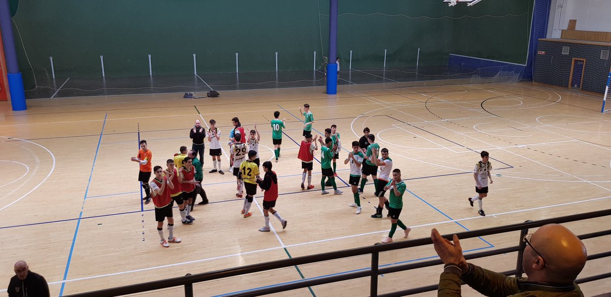 jarrillerosfs's tweet photo. Eguerdi on jarrillerxs!!!
Tampoco ha habido suerte para nuestro #juvenilA.
Galdu gaur goizean vs #Ikasbide 3-2. Golak: @eguizabal_7 eta Arkaitz
#futsal #liga #Aretofutbola #jornada13 . https://t.co/g6xri16TrZ