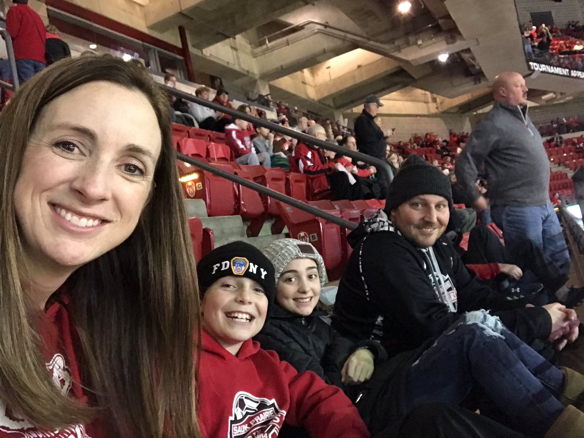 CarrieBreunig's tweet photo. Let’s do this Badgers! #OnWisconsin https://t.co/rbJ7lTZwiE