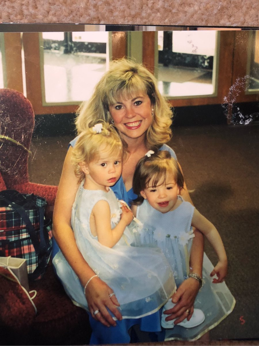 morgannhatfield's tweet photo. Happy birthday Mom!(: thank u for all you’re support and for everything you do. I don’t know what I’d do without you. You’re the best mom i could ask for❤️ I love you! https://t.co/wck5DWxfOi