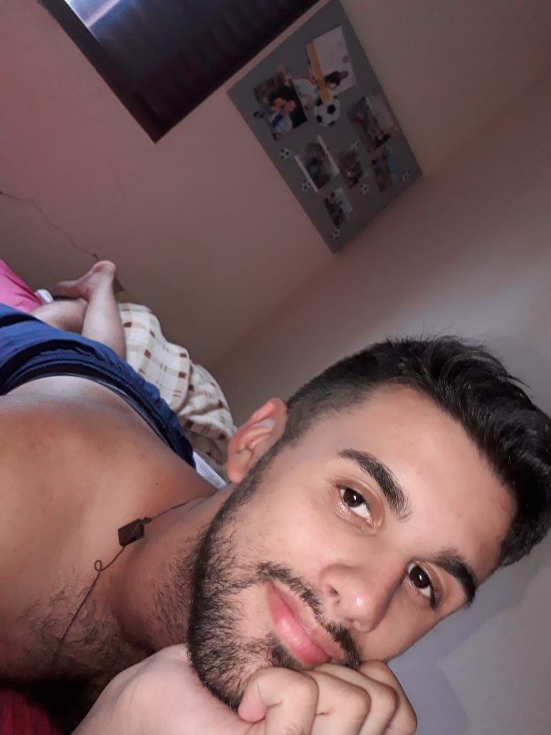 nael_teles's tweet photo. Hora do descanso nenezes..
Descansar a beleza que nois n tem kakaka #gay #minibear #mg #sono #diatenso https://t.co/2DNvJ8lnnz