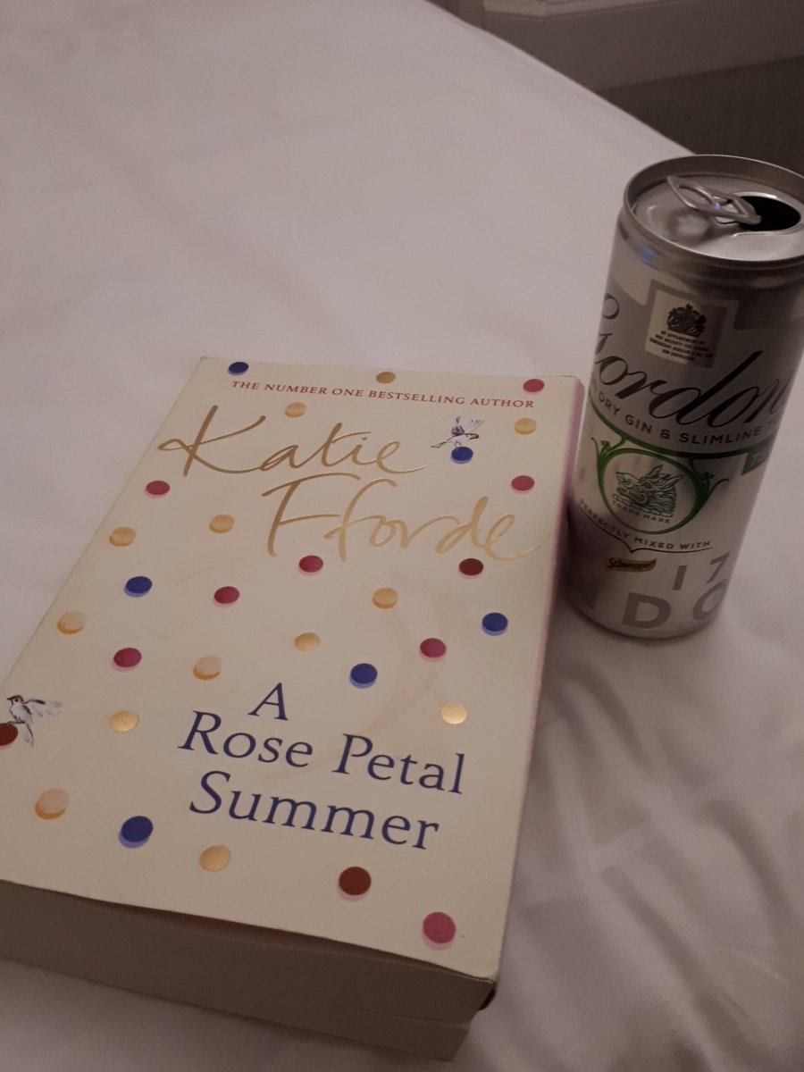 jo_thomas01's tweet image. You are here with me in spirit @KatieFforde. #Thinkingtime