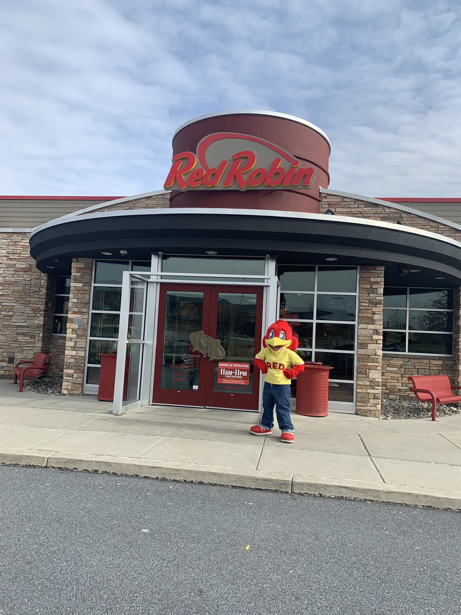 HRedrobin's tweet image. Red came out to visit the kids @HRedrobin It’s always a fun day in Hamburg #LVRGFunAF #BottomlessFun @ConsenzaLVRG @HRATYOURSERVICE @MelissaWetzel8