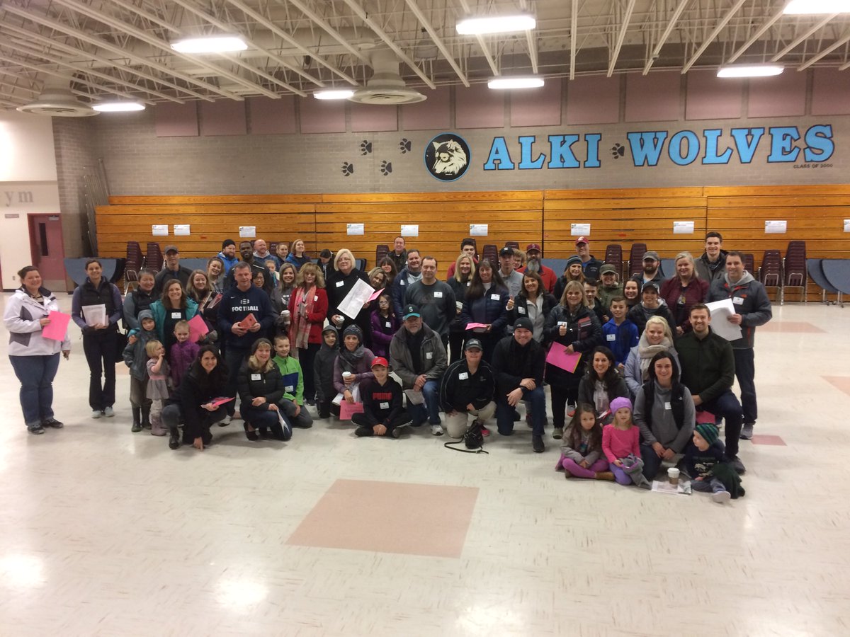 CCGSVancouver's tweet photo. Skyview, Chinook and Alki are on it! π #schoolsupporters https://t.co/in6LGQdQaW