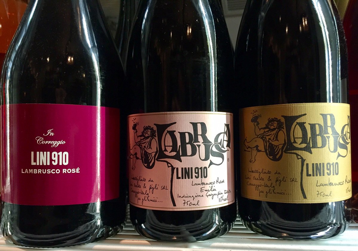 FreeRangeWine's tweet photo. FREE Lambrusco tasting, #Brooklyn!
~ 4-7pm ~ 
@LINI910:
* Labrusca Rosso
* Labrusca Rosé
* Lambrusco In Correggio Rosé
** 10% off, today only! **
@ALICIALINI https://t.co/swjI2Tk4CF
