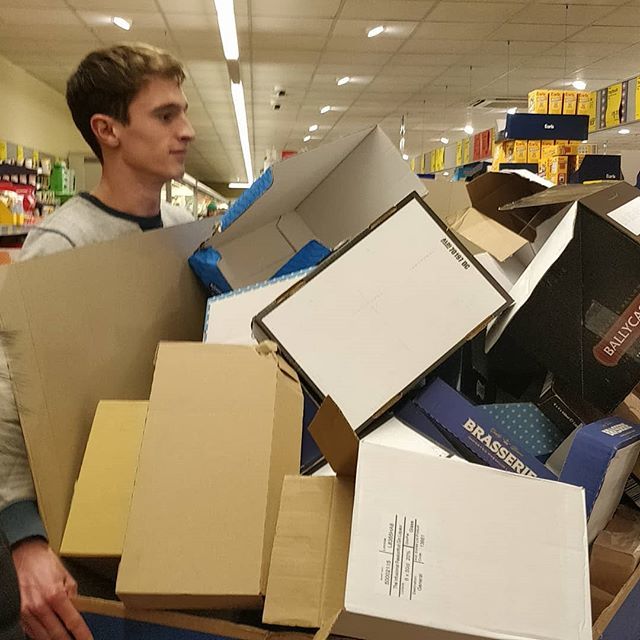 StudentWindsurf's tweet image. Fancy dress gold bit.ly/2Th5VRJ