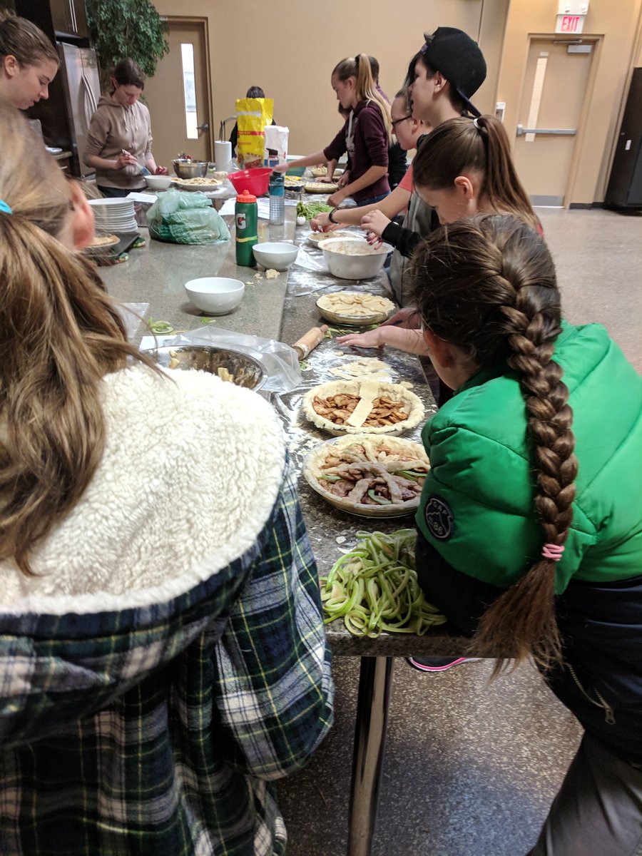 Kitchener market 4-h club made pies this morning! #4his4u #applepie #betterwithoutjohn <a href="/Mr4H/">John Drummond</a>