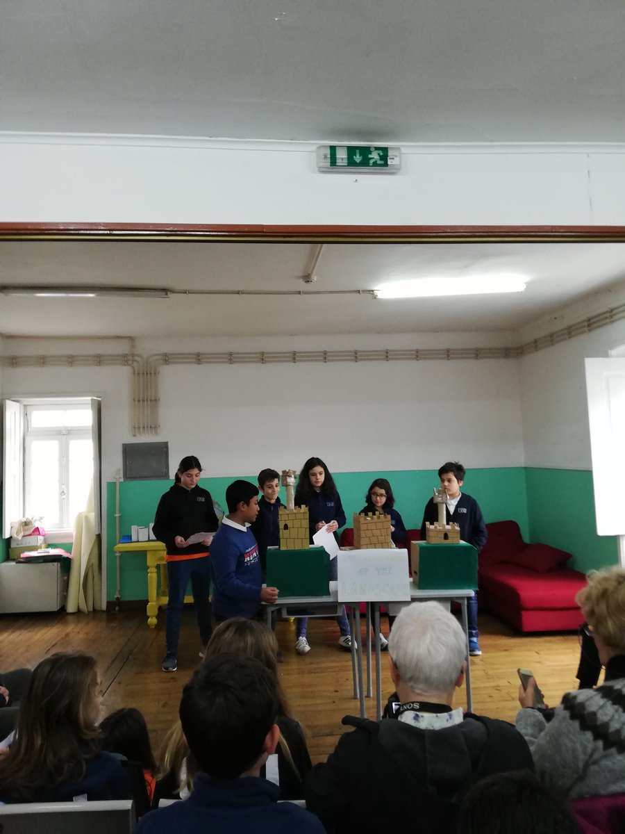 Franner6thclass's tweet image. Day 5: After a lot of hard work we witnessed the final product/presentation of the autonomous learning project based lesson where Portuguese and Irish collaborated to present their work on landscapes in Portugal. So proud of our students @Erasmus1820 @EUErasmusPlus #franner