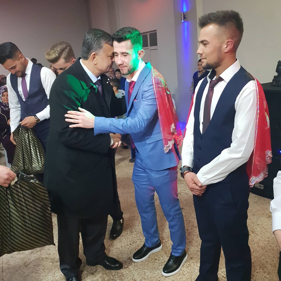 Lütfiye mahallesinde kardeşlerimizin asker eğlencesinde beraber olduk.Rabbim vatani görevlerini sağ salim yapıp gelmesini nasip etsin.