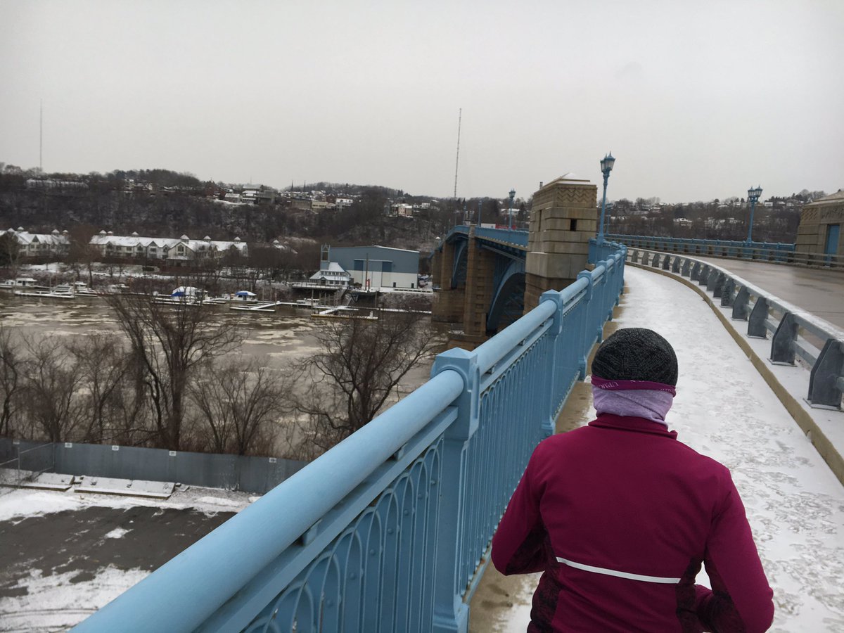 dandean703's tweet photo. Running bridges and tunnels in #Pittsburgh https://t.co/ngPGFJh6rs